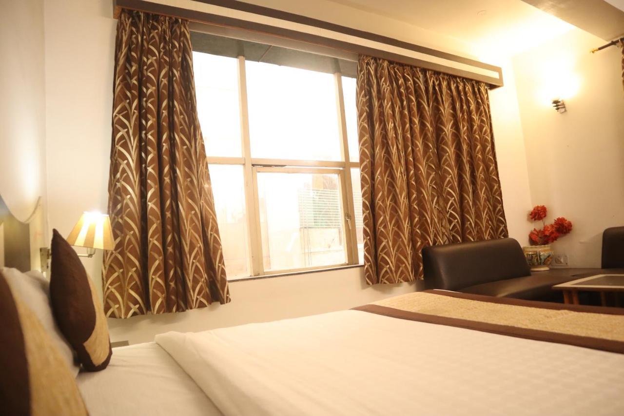 Hotel India International Nuova Delhi Esterno foto
