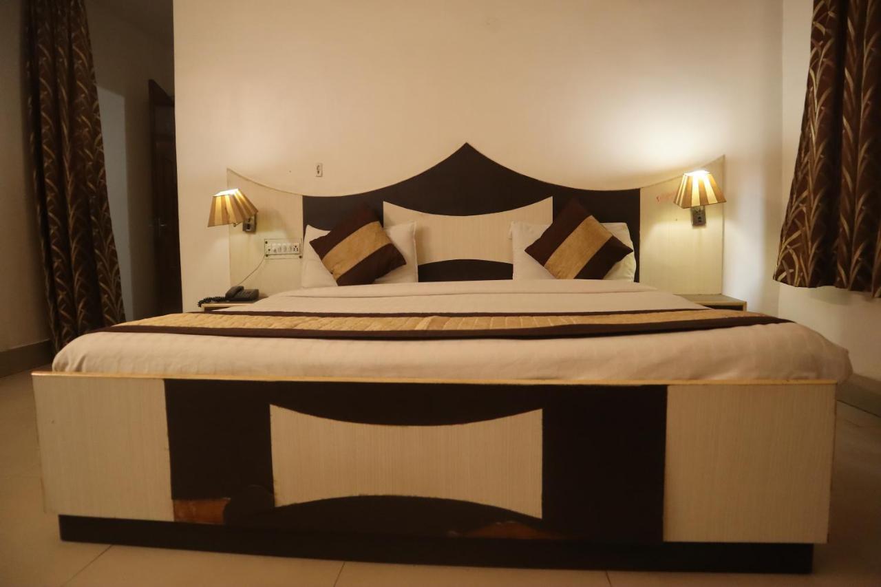 Hotel India International Nuova Delhi Esterno foto