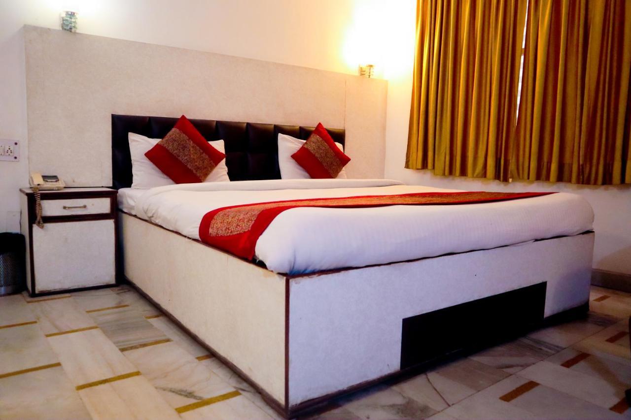 Hotel India International Nuova Delhi Esterno foto