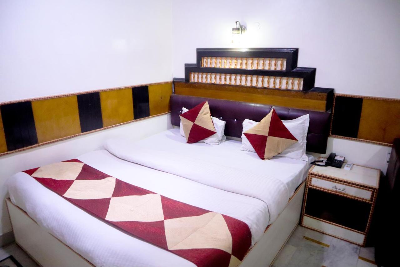 Hotel India International Nuova Delhi Esterno foto