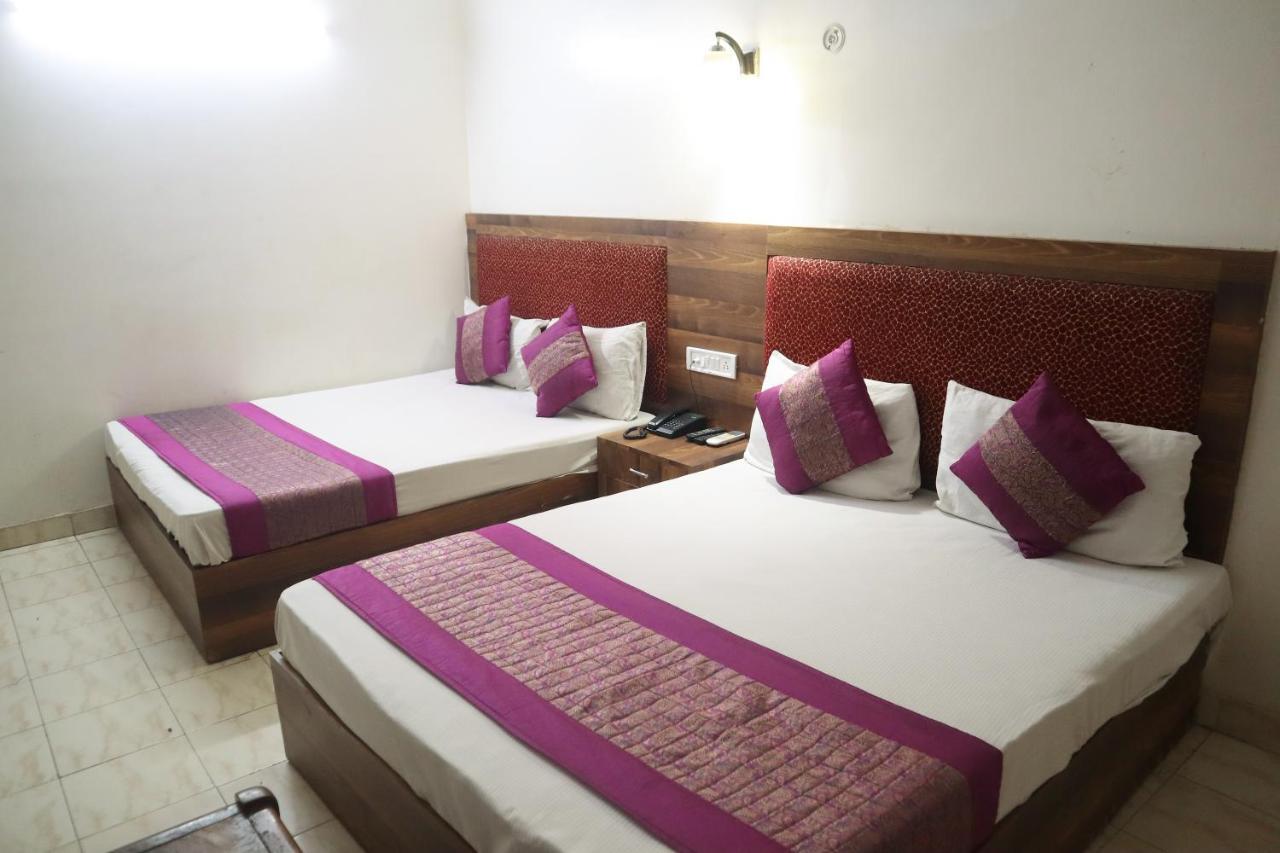 Hotel India International Nuova Delhi Esterno foto